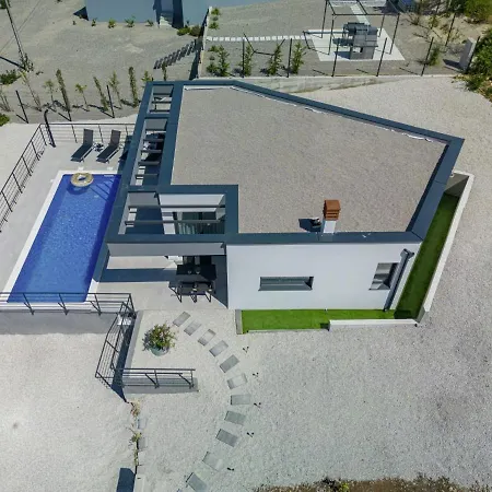 Villa Ambri In - Haus Fuer 4-5 Personen