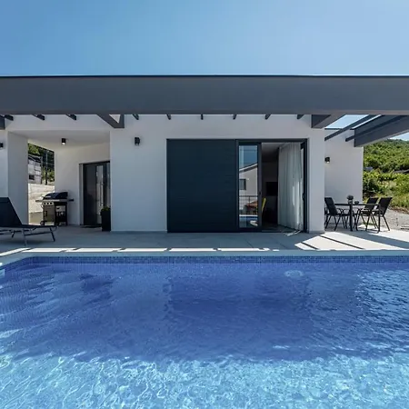 Villa Ambri In - Haus Fuer 4-5 Personen *