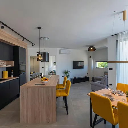 Ambri In - Haus Fuer 4-5 Personen Βίλα