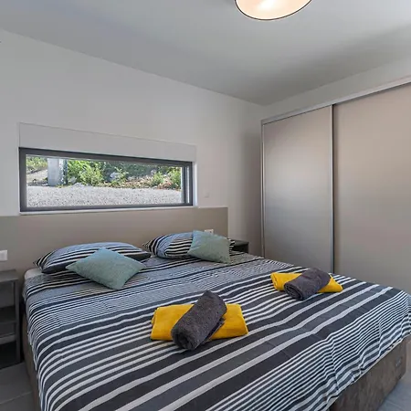 Βίλα Ambri In - Haus Fuer 4-5 Personen *