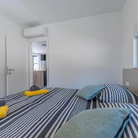 Βίλα Ambri In - Haus Fuer 4-5 Personen Trget